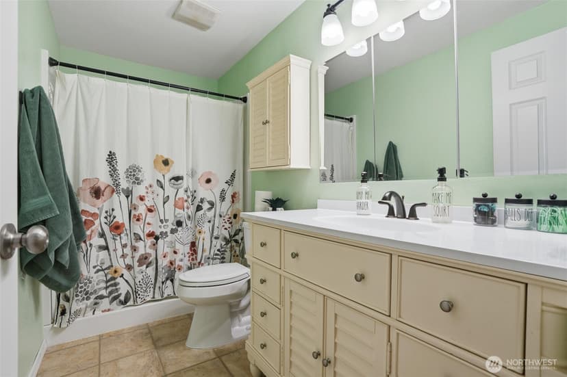 Property photo for 2440 Lincoln Avenue SE, Port Orchard photo 26