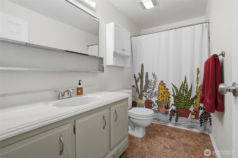Property photo for 2440 Lincoln Avenue SE, Port Orchard photo 29