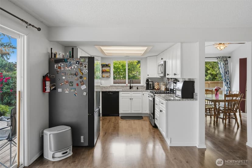 Property photo for 2440 Lincoln Avenue SE, Port Orchard photo 16