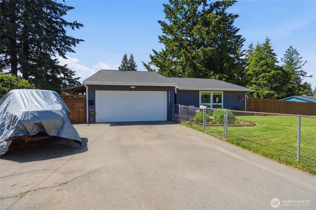 Property photo for 2440 Lincoln Avenue SE, Port Orchard photo 3