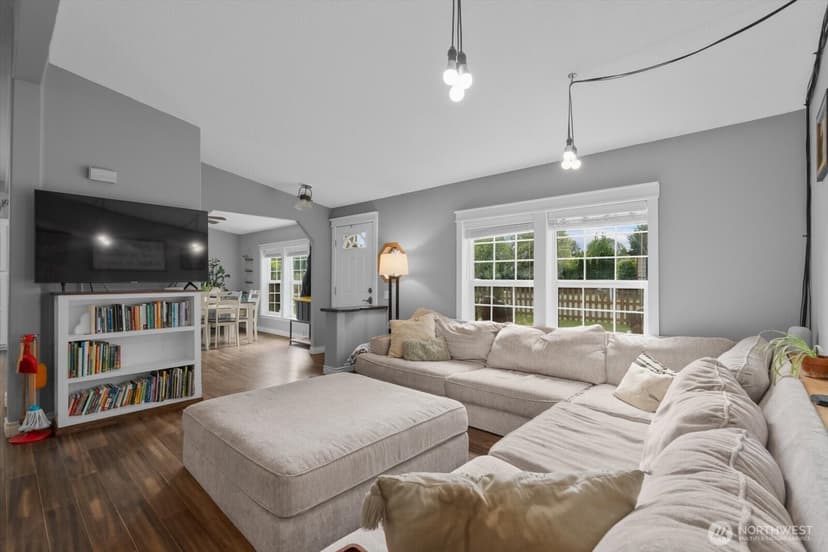Property photo for 18612 72nd Avenue NE, Kenmore photo 5