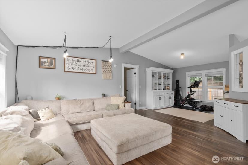 Property photo for 18612 72nd Avenue NE, Kenmore photo 7