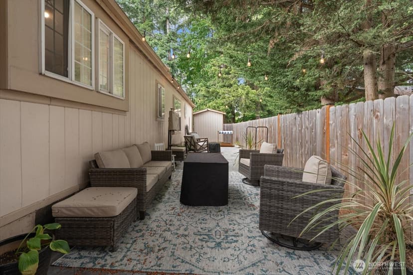 Property photo for 18612 72nd Avenue NE, Kenmore photo 35