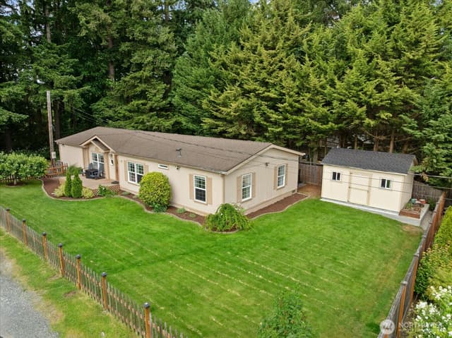 Property photo for 18612 72nd Avenue NE, Kenmore photo 2