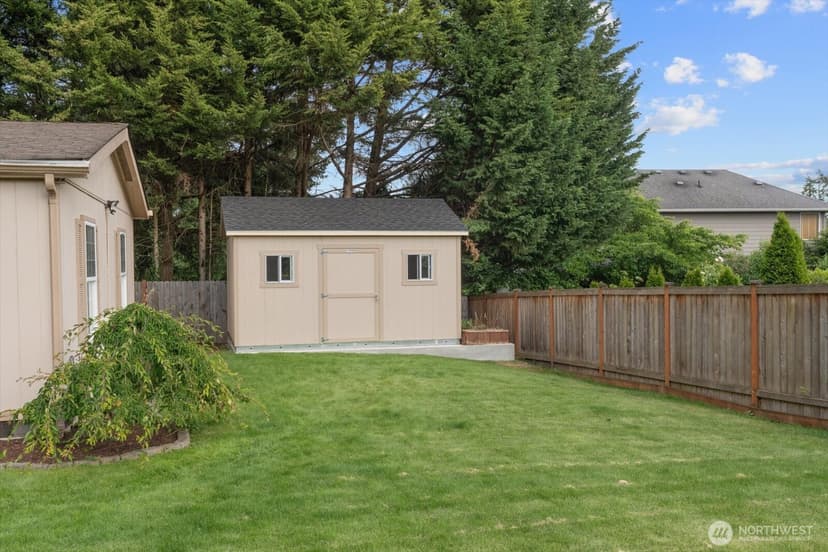 Property photo for 18612 72nd Avenue NE, Kenmore photo 36