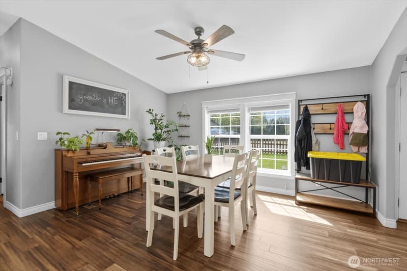 Property photo for 18612 72nd Avenue NE, Kenmore photo 22