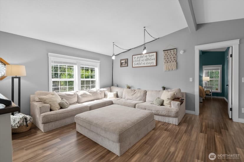 Property photo for 18612 72nd Avenue NE, Kenmore photo 6