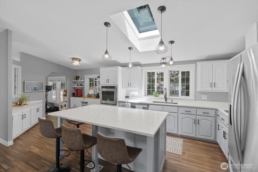 Property photo for 18612 72nd Avenue NE, Kenmore photo 13