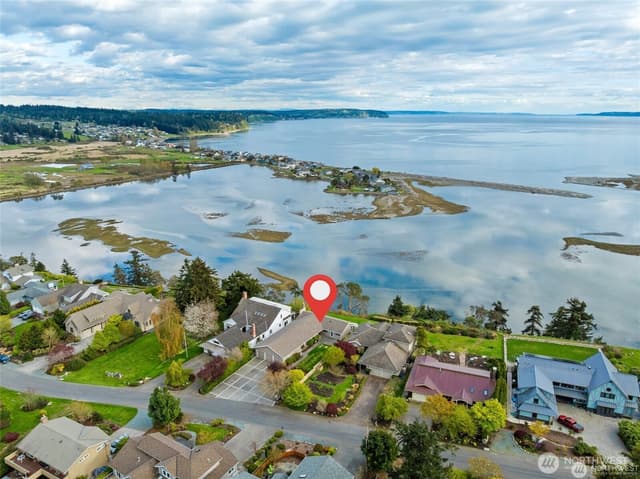 Property photo for 2368 Soundview Drive, Langley photo 4