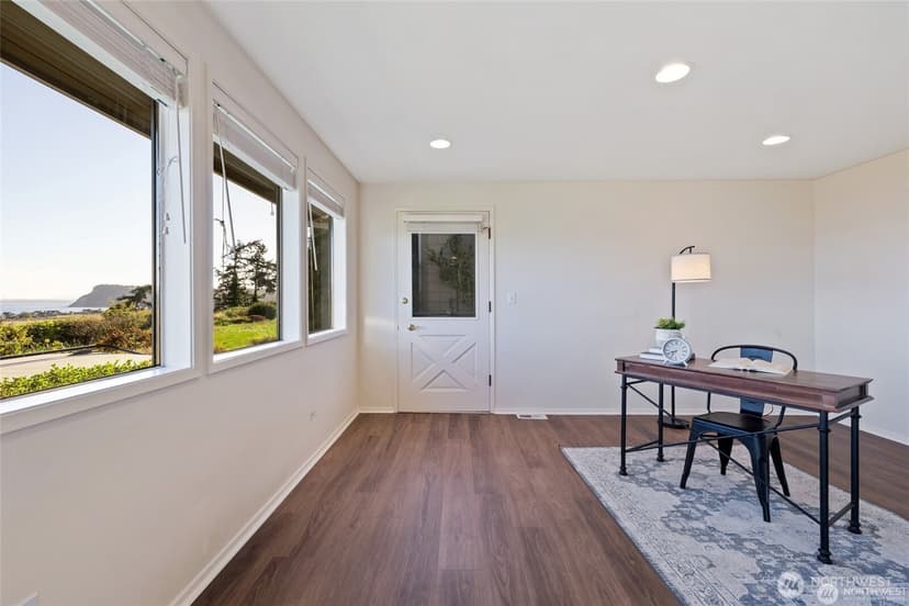 Property photo for 2368 Soundview Drive, Langley photo 20