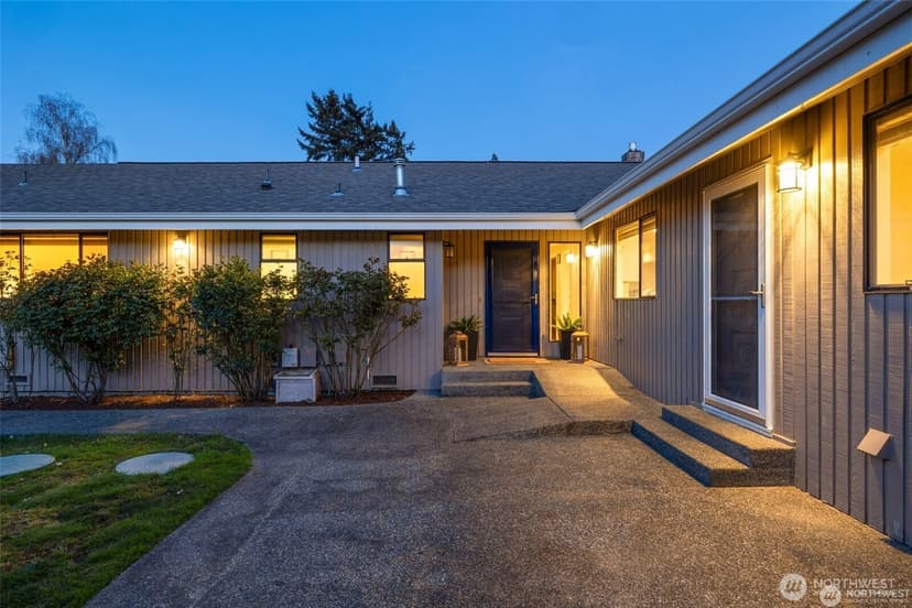 Property photo for 2368 Soundview Drive, Langley photo 38