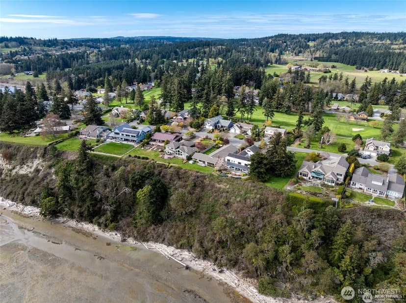 Property photo for 2368 Soundview Drive, Langley photo 32