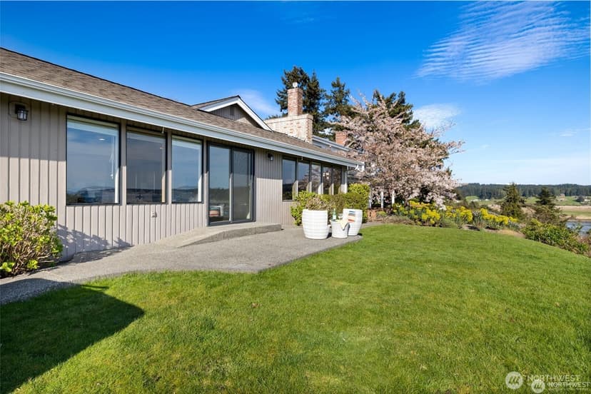 Property photo for 2368 Soundview Drive, Langley photo 25
