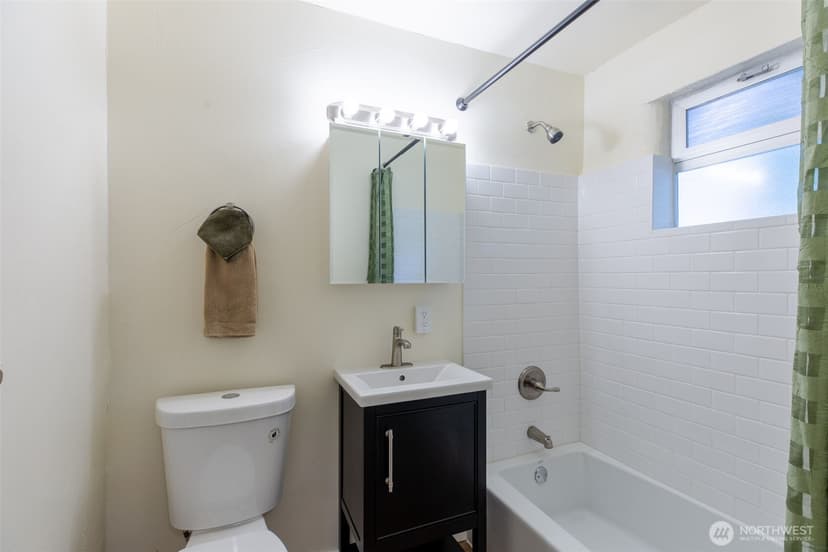 Property photo for 4733 Terrace Drive NE #4733, Seattle photo 6