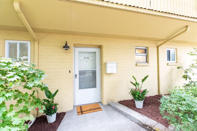 Property photo for 4733 Terrace Drive NE #4733, Seattle
