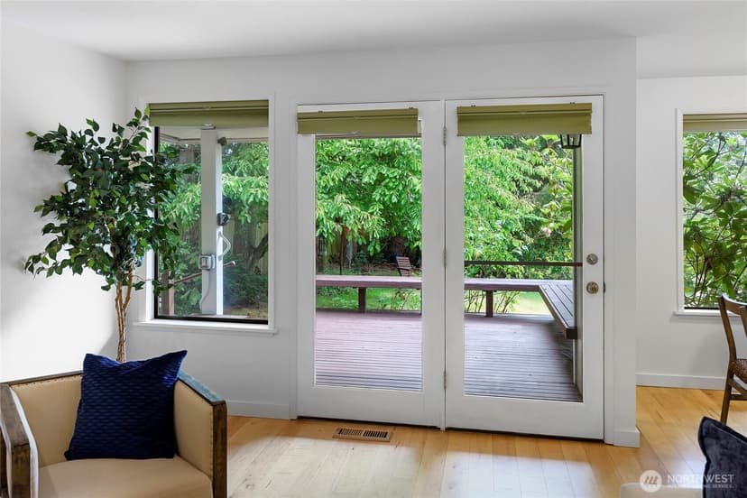Property photo for 1090 Ihland Place NE, Bainbridge Island photo 16