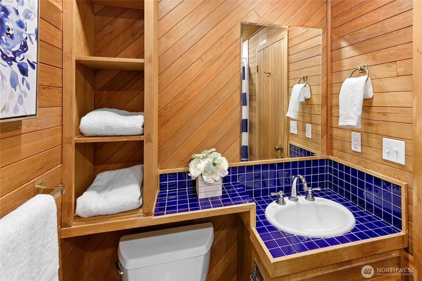 Property photo for 1090 Ihland Place NE, Bainbridge Island photo 28