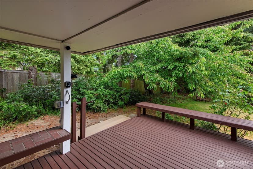 Property photo for 1090 Ihland Place NE, Bainbridge Island photo 17