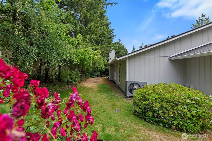 Property photo for 1090 Ihland Place NE, Bainbridge Island photo 35