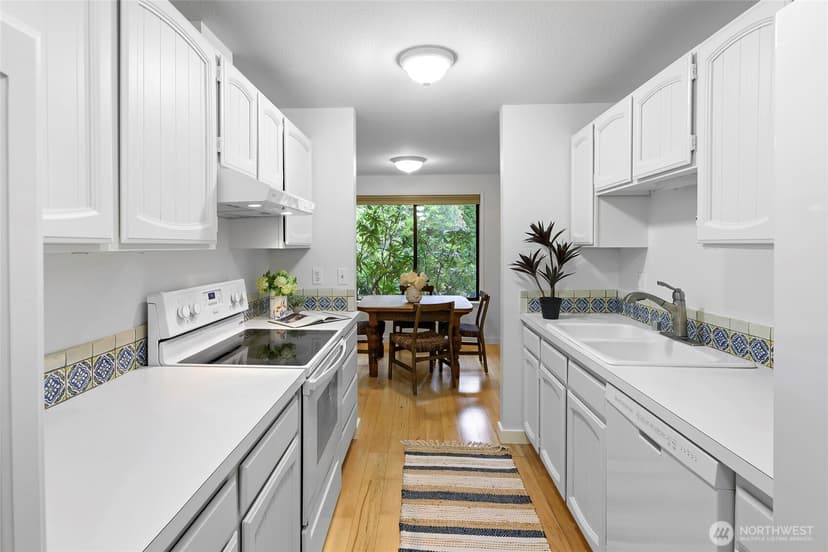 Property photo for 1090 Ihland Place NE, Bainbridge Island photo 12