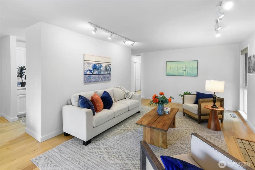 Property photo for 1090 Ihland Place NE, Bainbridge Island photo 10