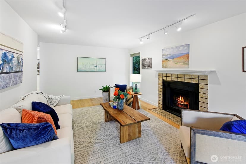Property photo for 1090 Ihland Place NE, Bainbridge Island photo 8