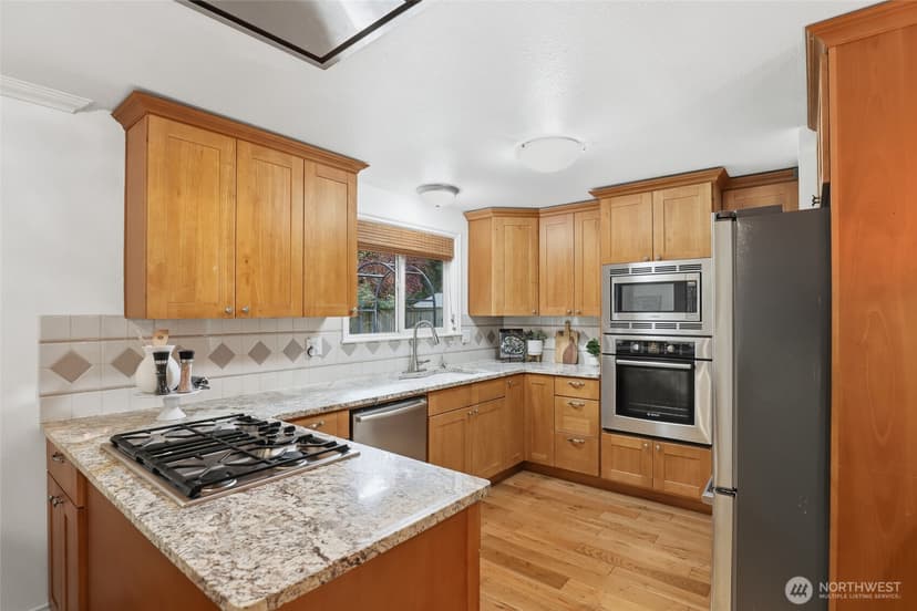 Property photo for 35626 13th Avenue SW, Federal Way photo 8