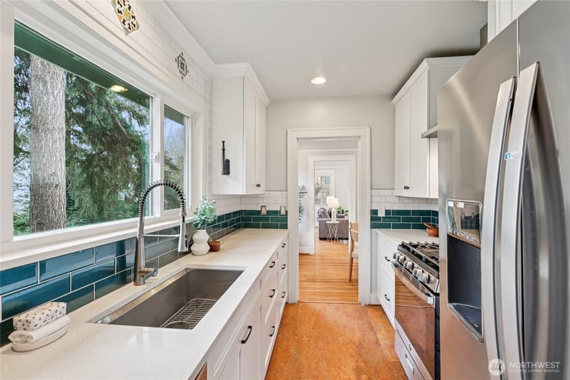 Property photo for 1911 12th Avenue S, Seattle photo 11