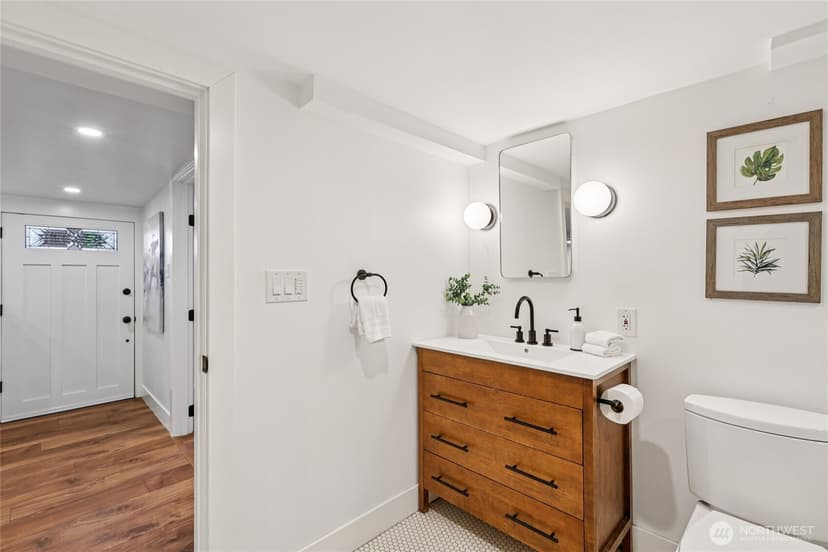 Property photo for 1911 12th Avenue S, Seattle photo 28