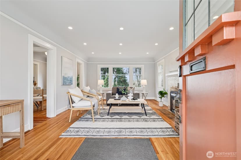 Property photo for 1911 12th Avenue S, Seattle photo 4