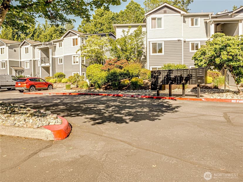 Property photo for 250 NW Dogwood Street #C 302, Issaquah photo 23