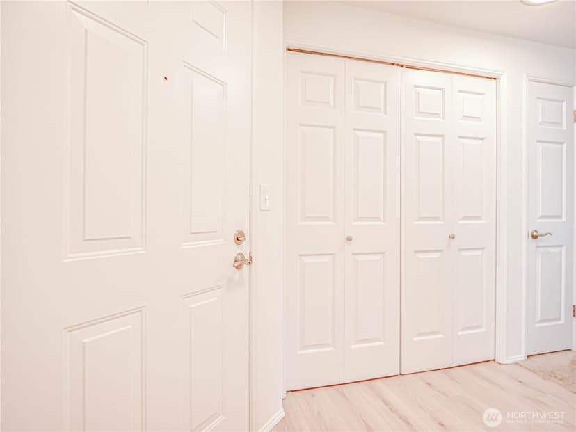 Property photo for 250 NW Dogwood Street #C 302, Issaquah photo 20