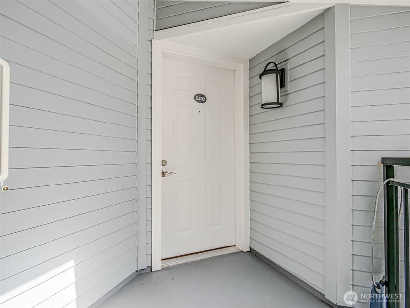 Property photo for 250 NW Dogwood Street #C 302, Issaquah photo 2