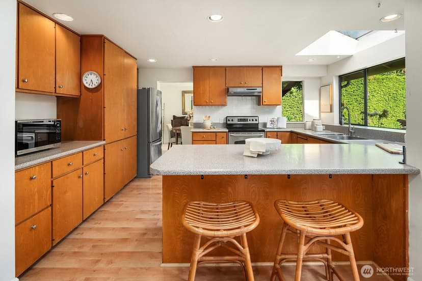 Property photo for 2958 72nd Avenue SE, Mercer Island photo 9