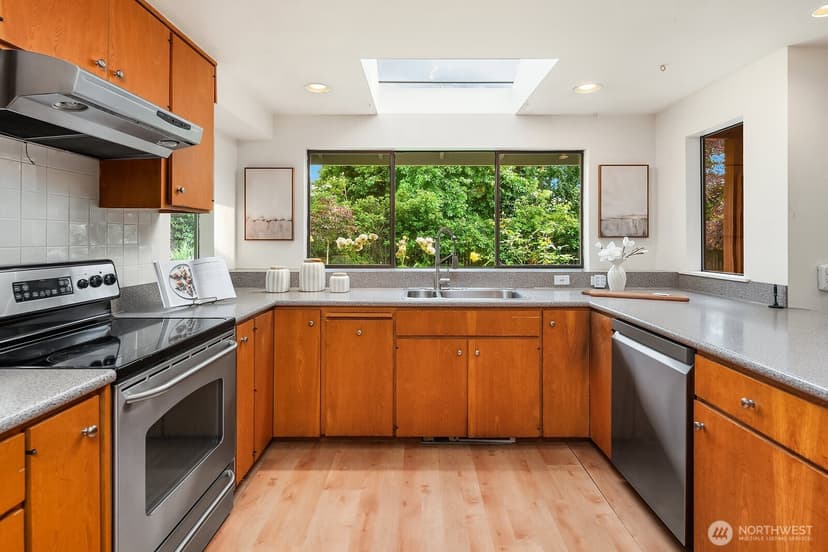 Property photo for 2958 72nd Avenue SE, Mercer Island photo 10
