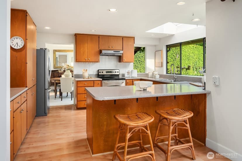 Property photo for 2958 72nd Avenue SE, Mercer Island photo 8