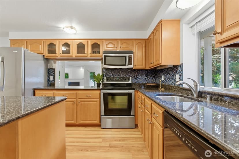 Property photo for 31074 9th Avenue S, Federal Way photo 4
