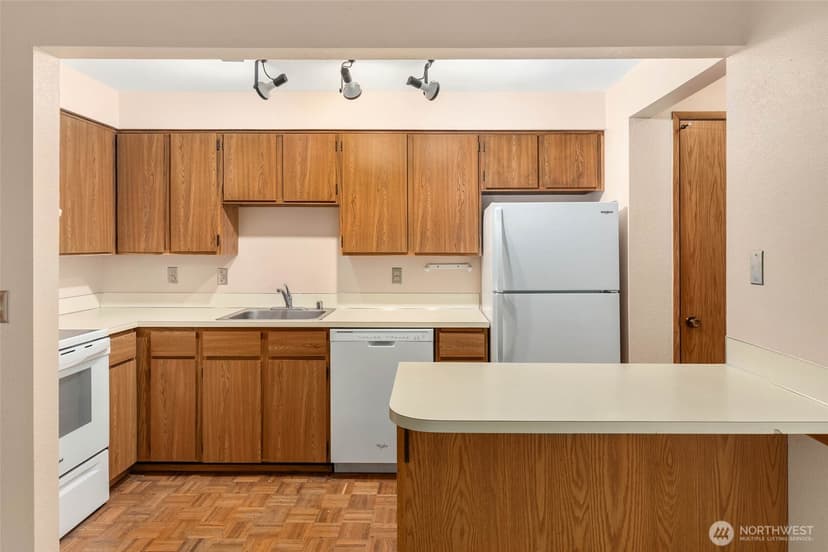 Property photo for 12715 NE 120th Street #C3, Kirkland photo 8