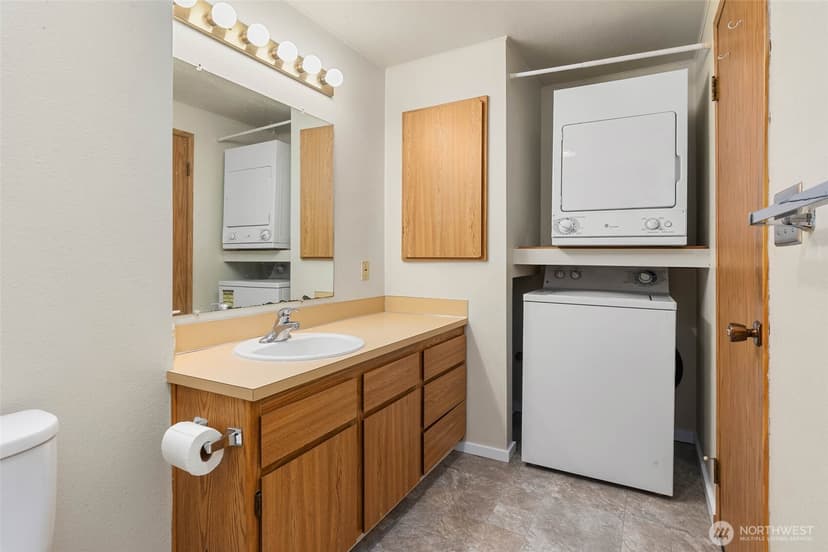 Property photo for 12715 NE 120th Street #C3, Kirkland photo 14