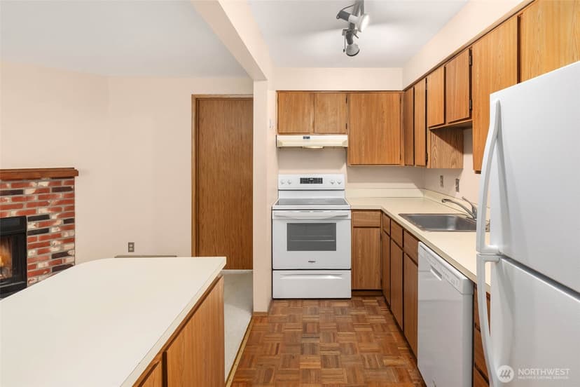 Property photo for 12715 NE 120th Street #C3, Kirkland photo 7