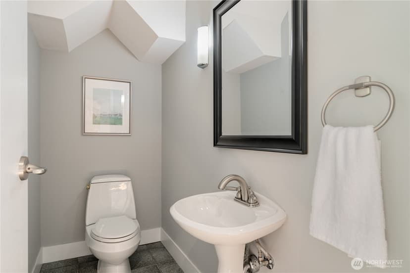 Property photo for 7393 Braemar Drive, Edmonds photo 22