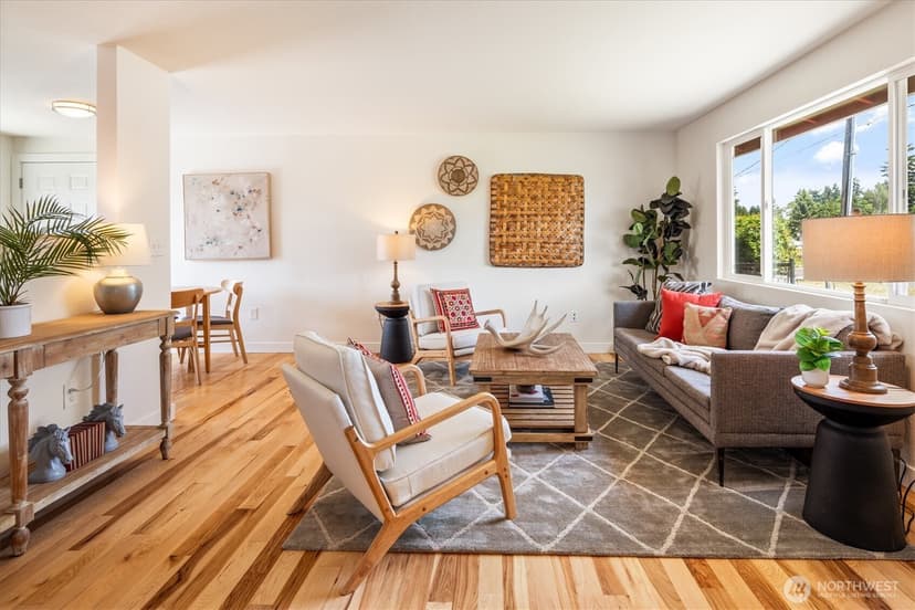 Property photo for 11935 8th Avenue SW, Seattle photo 4