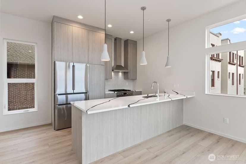 Property photo for 2921 Franklin Avenue E #B, Seattle photo 8
