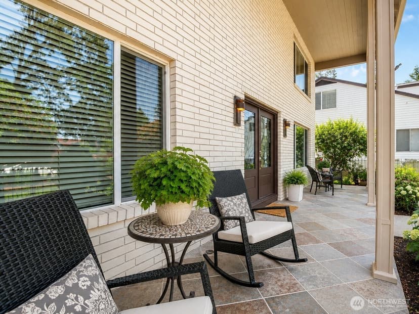Property photo for 8614 Zircon Drive SW, Lakewood photo 2