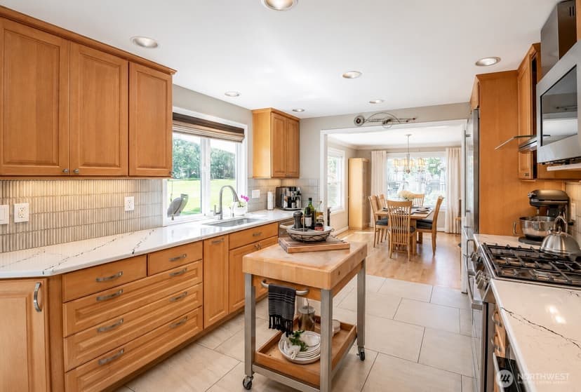 Property photo for 8614 Zircon Drive SW, Lakewood photo 12