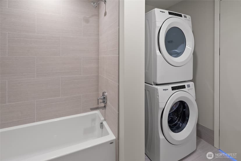 Property photo for 121 Stewart Street #3302, Seattle photo 9