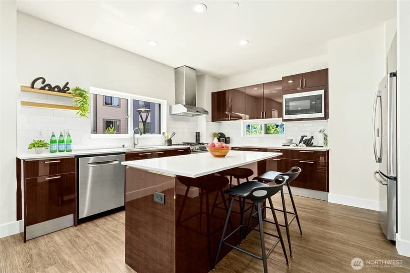 Property photo for 537 Glacier Walk SE, Sammamish photo 10