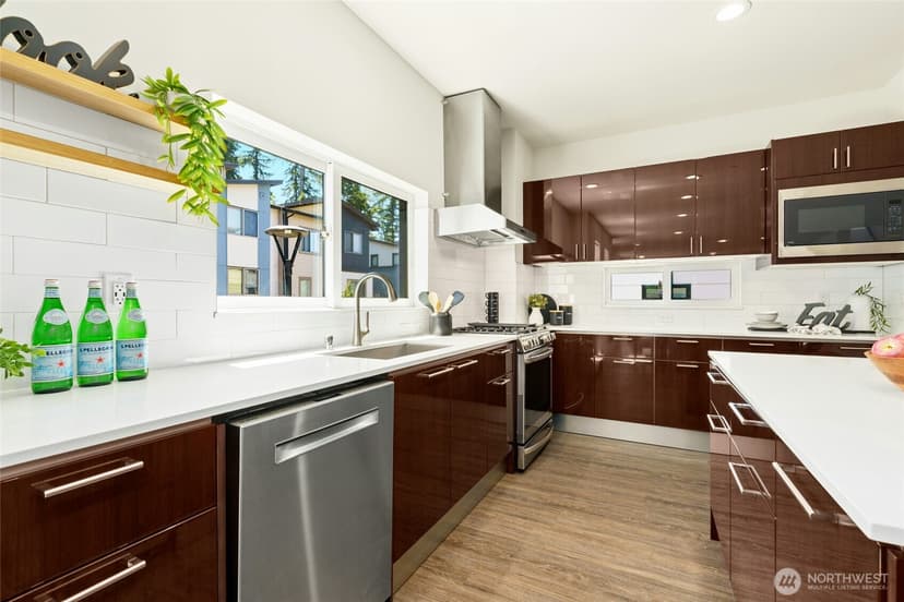 Property photo for 537 Glacier Walk SE, Sammamish photo 11