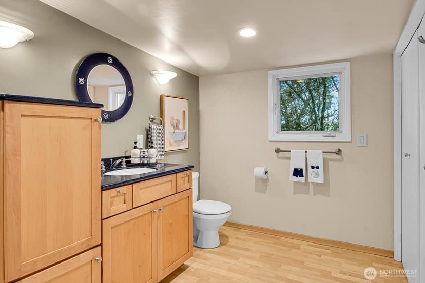 Property photo for 13522 40th Avenue NE, Seattle photo 16