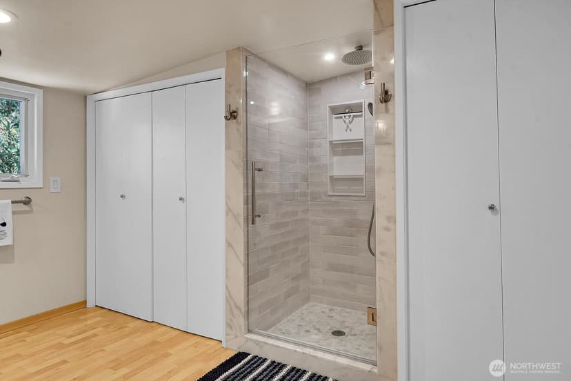 Property photo for 13522 40th Avenue NE, Seattle photo 17